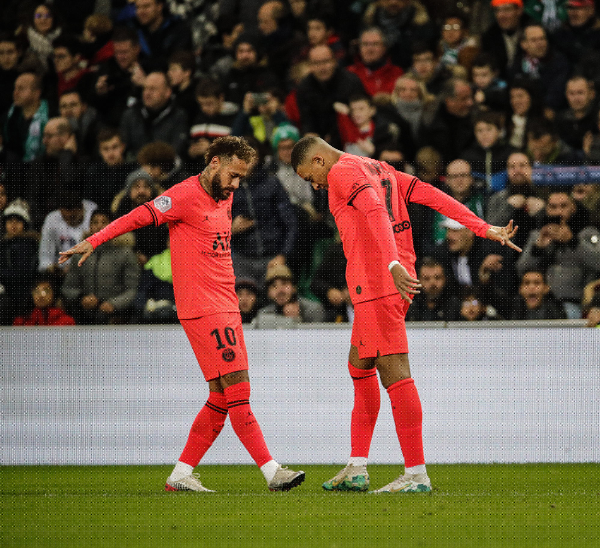 【新闻】华为 5G 订单再度反超 NOKIA